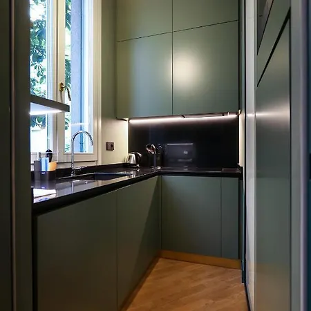 Elegance And Design In The Heart Of Brera Apartamento