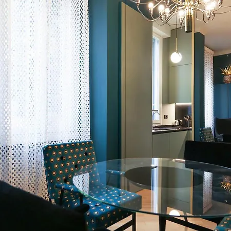 Elegance And Design In The Heart Of Brera Apartamento